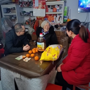 平昌县元石卫生院：情系退休职工 节前慰问暖人心